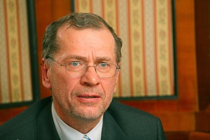 Anlegerschützer Dr. Wilhelm Rasinger hält Friedrich Scheck für Abzocker